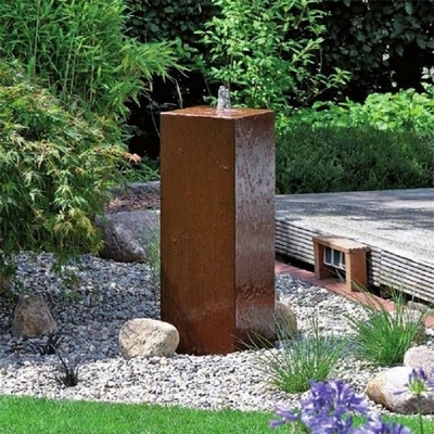Decorazione d'acciaio contemporanea del giardino della colonna della caratteristica dell'acqua di Corten
