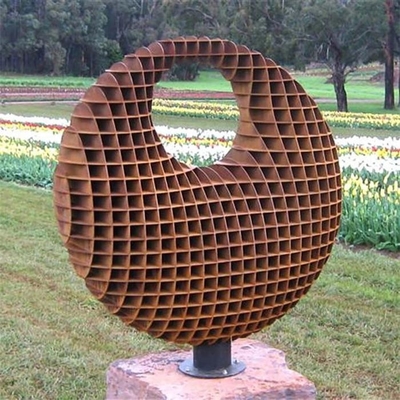 Materiale illustrativo d'acciaio della scultura del giardino di Corten di forma del globo tridimensionale