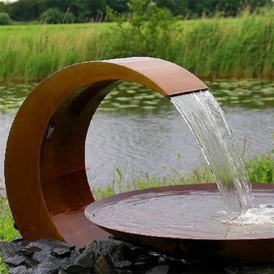 Caratteristica d'acciaio dell'acqua di Corten di piccola progettazione unica della luna per il paesaggio del giardino