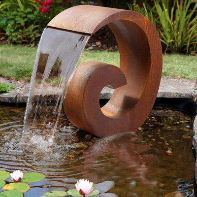 Caratteristica d'acciaio dell'acqua di Corten di piccola progettazione unica della luna per il paesaggio del giardino